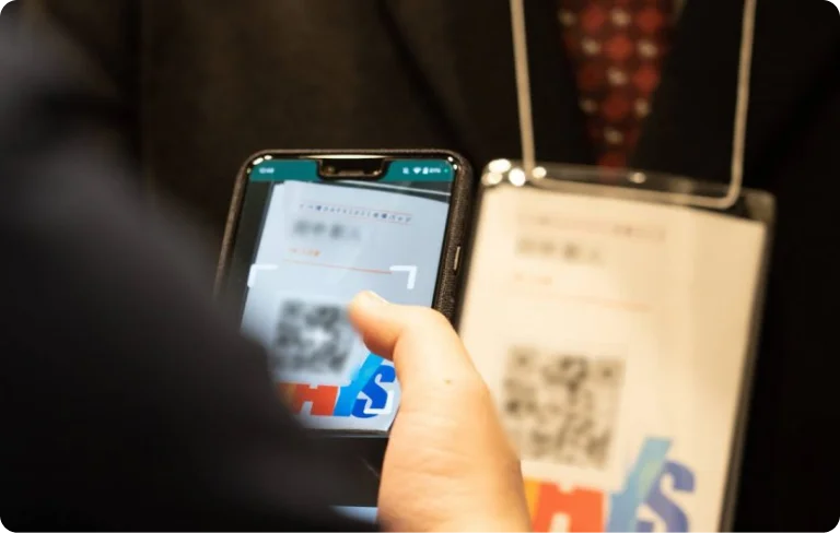交流を加速するバッジ設計の画面
